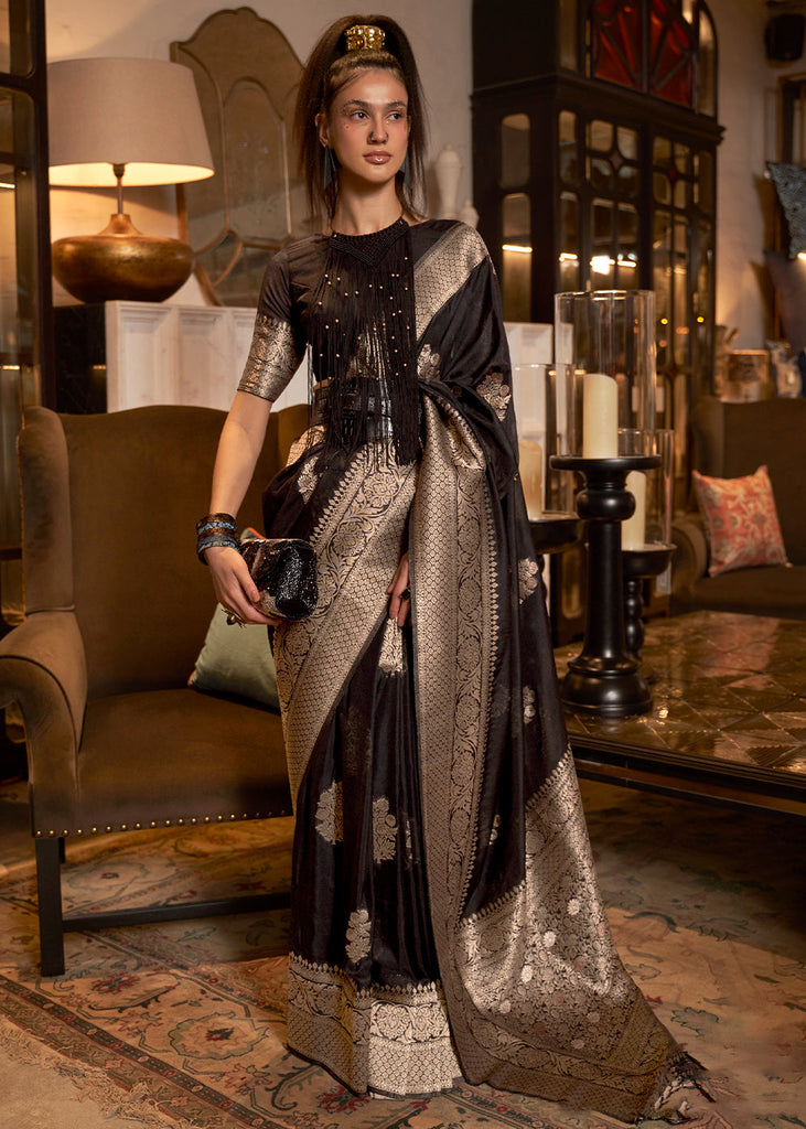 The Enduring Elegance of the Black Saree: A Style Guide 1 The Enduring Elegance of the Black Saree: A Style Guide