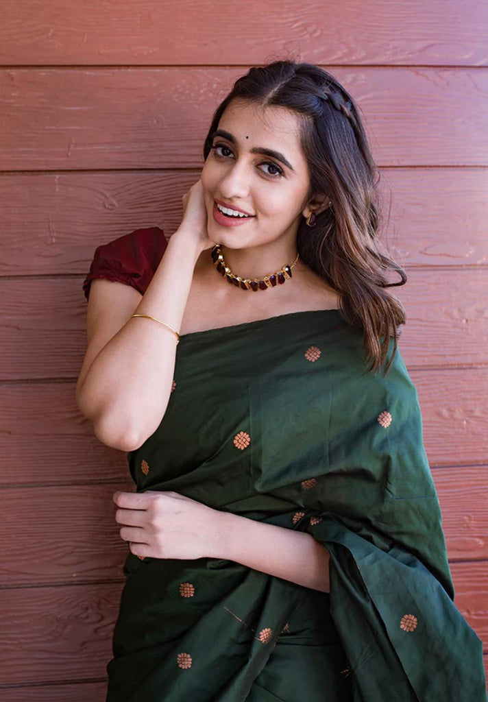 The Enchanting Allure of the Dark Green Saree: A Style Guide 1 The Enchanting Allure of the Dark Green Saree: A Style Guide pen_spark