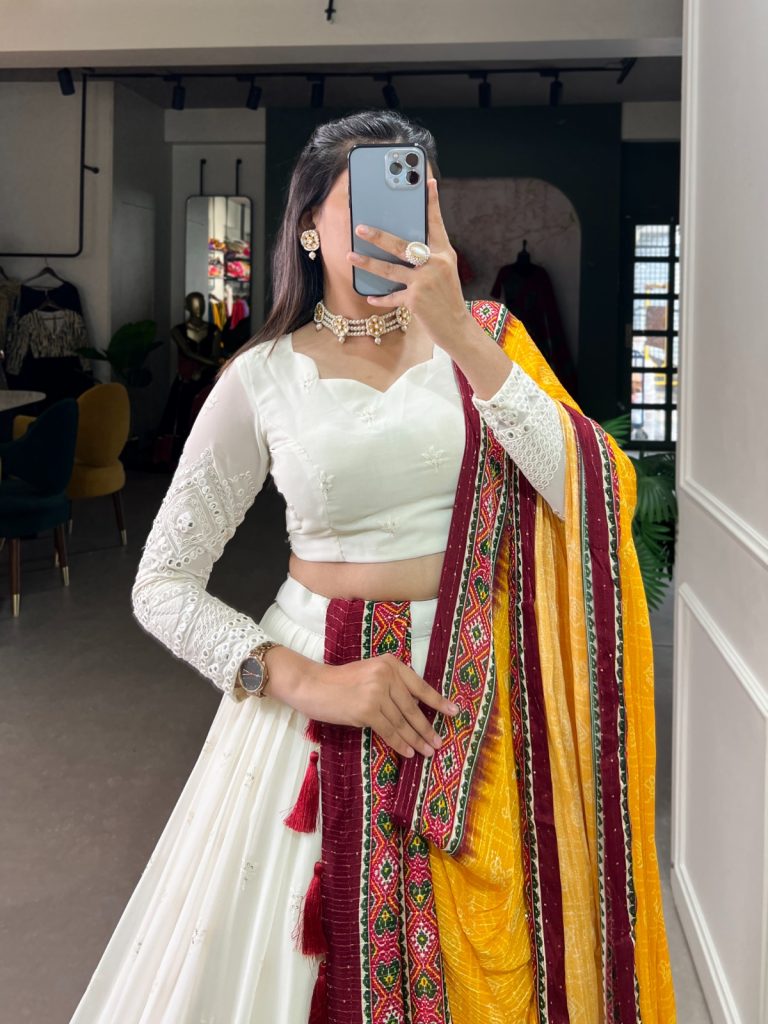 Timeless Elegance: A White Lucknowi Paper Mirror Work Lehenga Choli 1 A White Lucknowi Paper Mirror Work Lehenga Choli