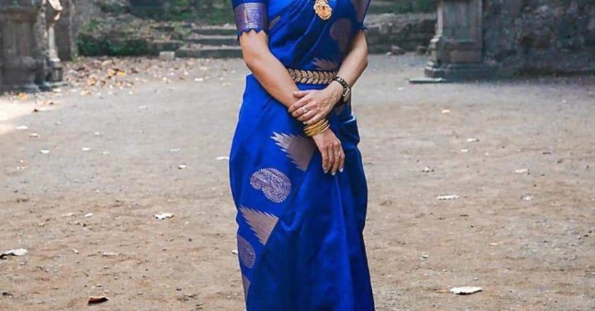 Royal Blue Ready-to-Wear Saree with Belt: Effortless Elegance in Just 1 Minute!